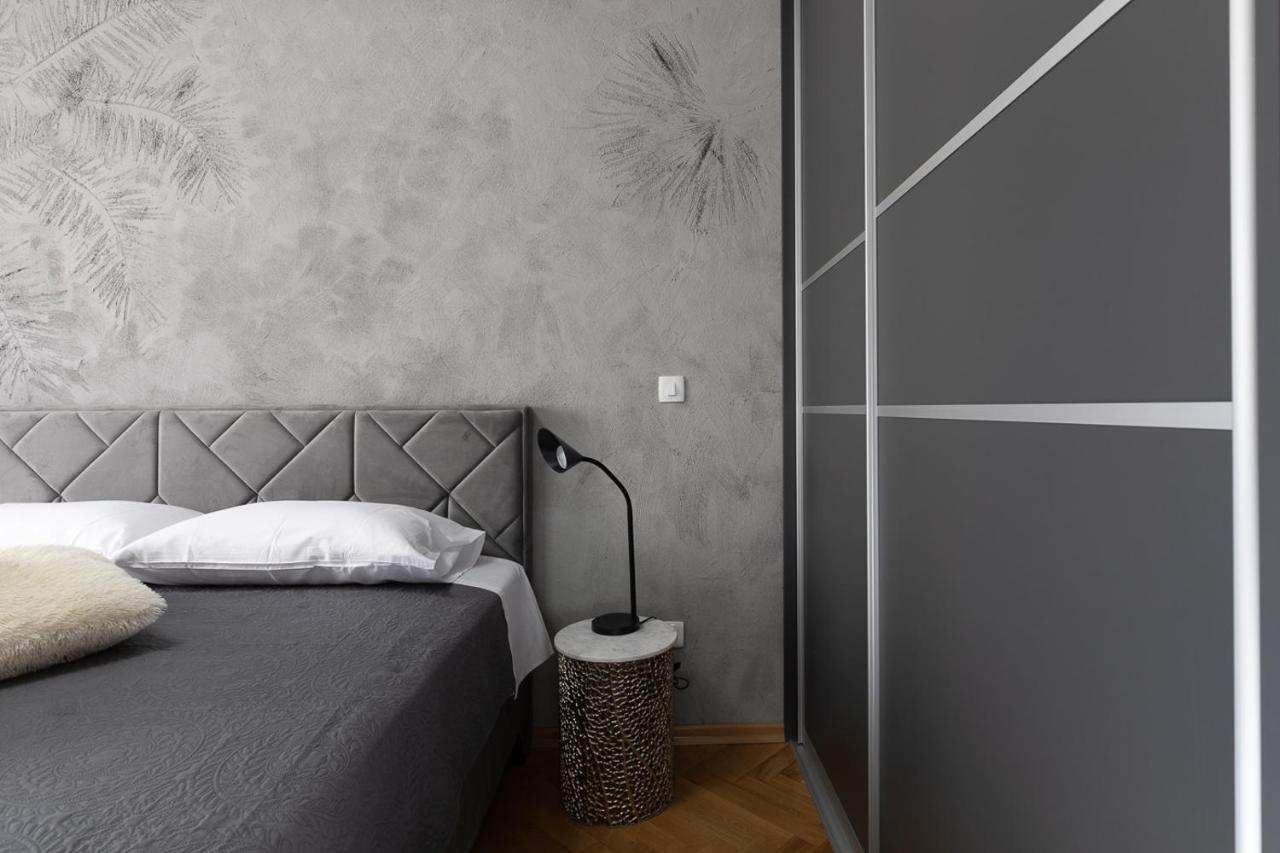 Dolly Completely Renovated 2023 Apartment